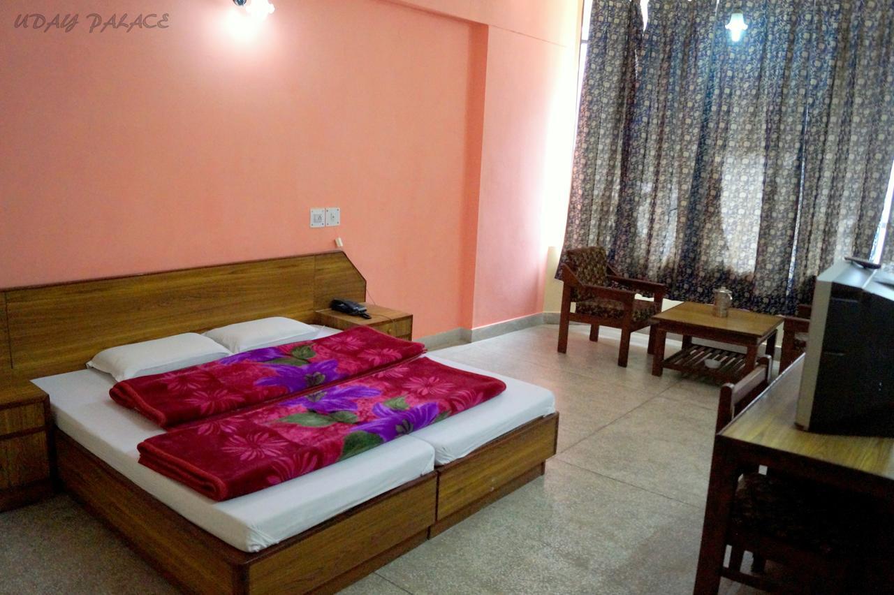 Hotel Uday Palace Pipalkoti Kültér fotó