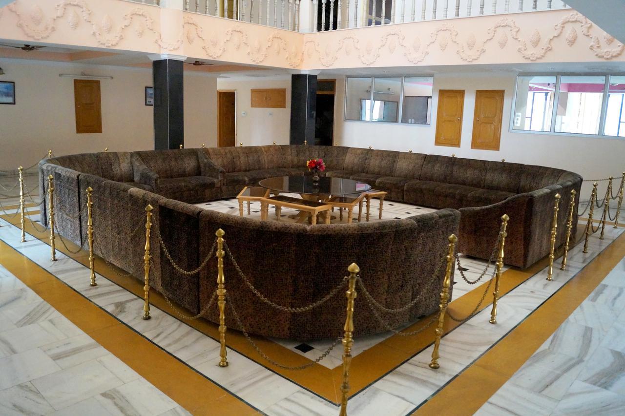Hotel Uday Palace Pipalkoti Kültér fotó