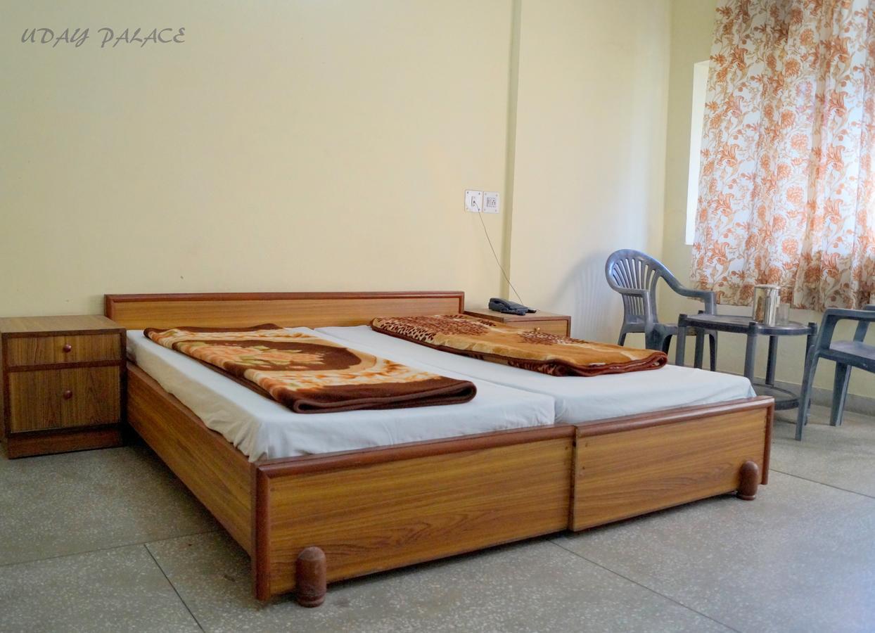 Hotel Uday Palace Pipalkoti Kültér fotó
