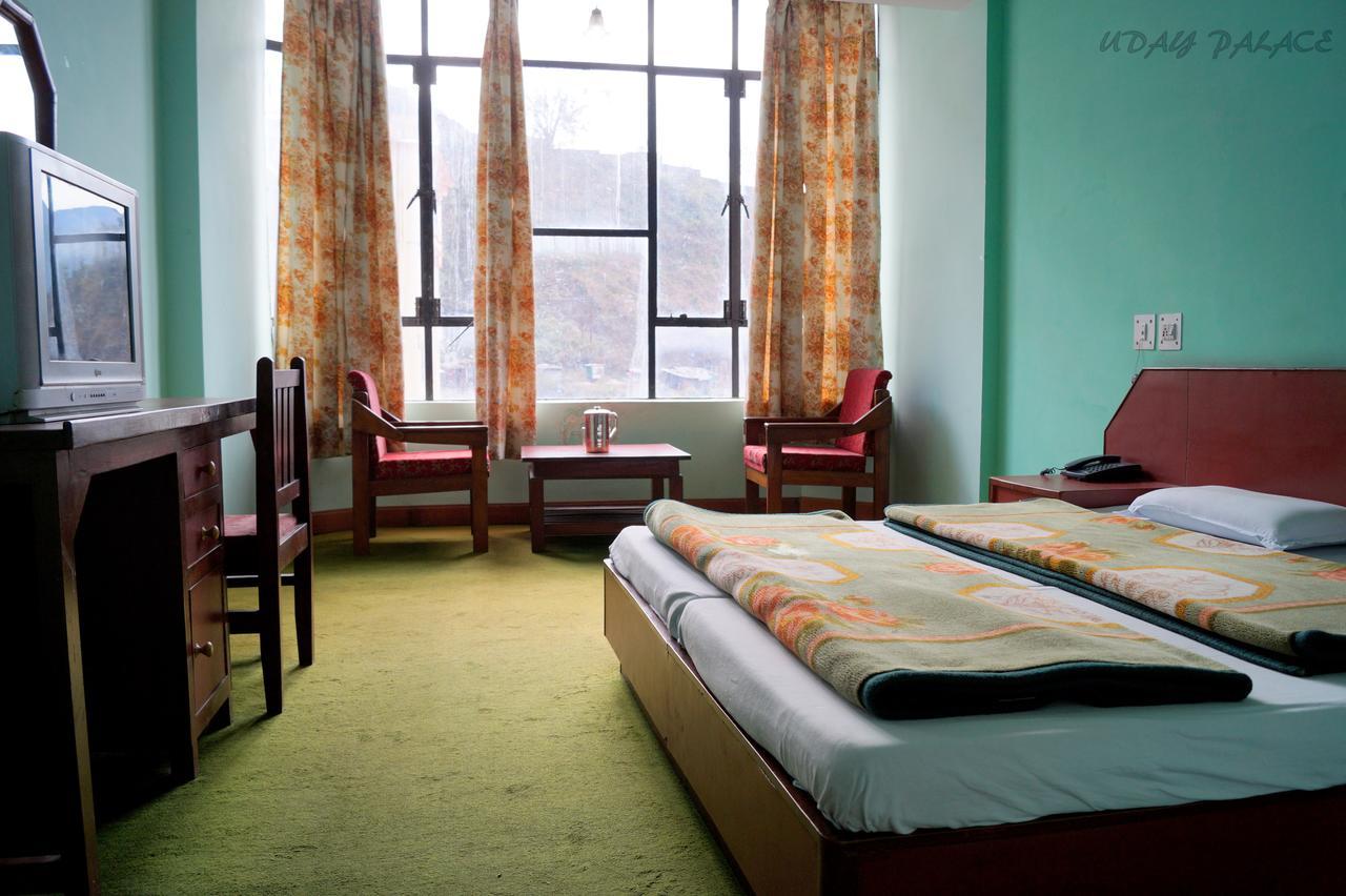 Hotel Uday Palace Pipalkoti Kültér fotó