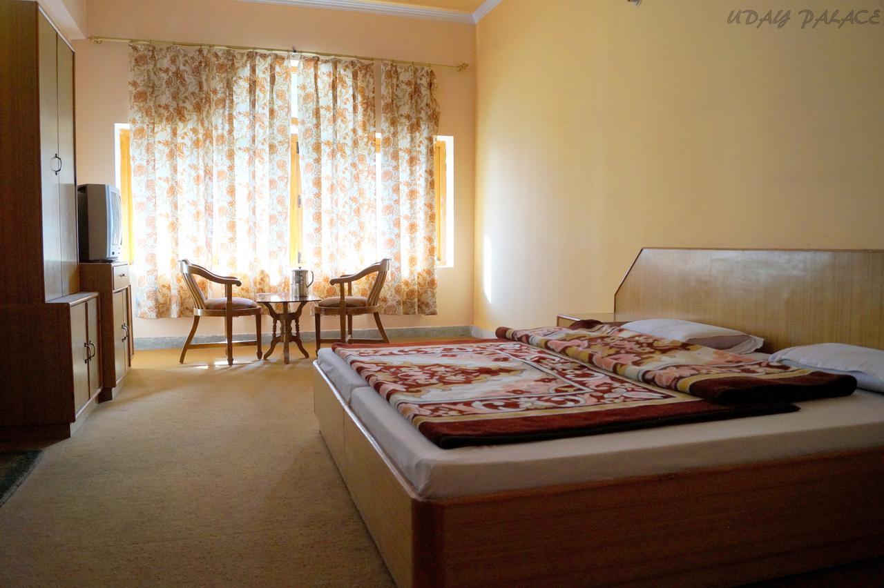 Hotel Uday Palace Pipalkoti Kültér fotó