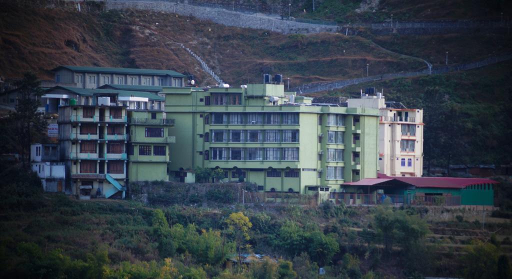 Hotel Uday Palace Pipalkoti Kültér fotó